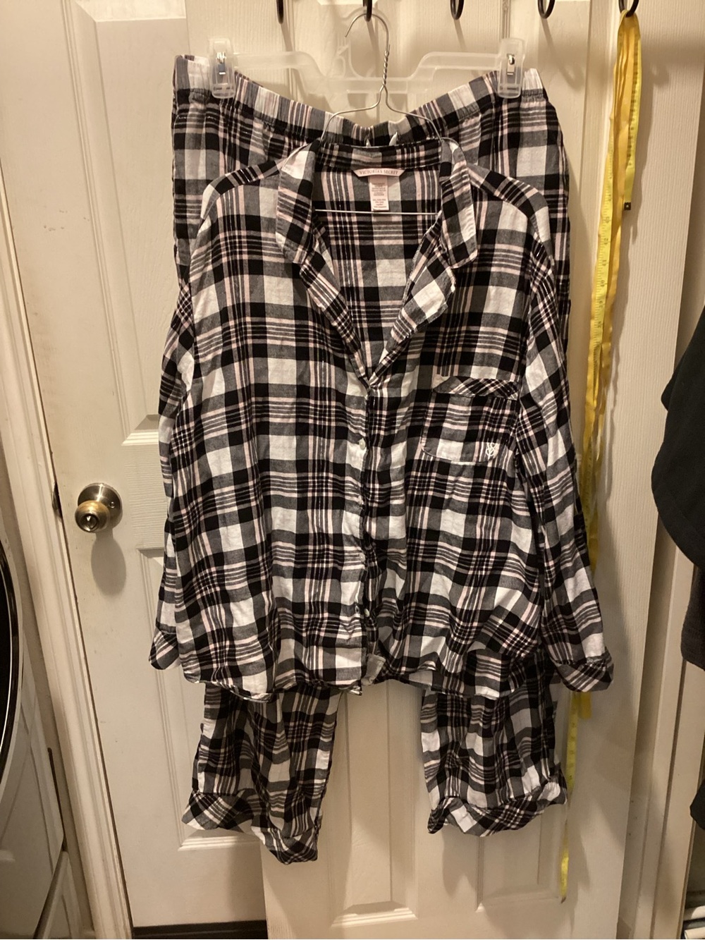 Victoria's Secret Black & White Plaid Pajama Set
